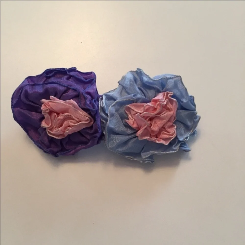 5 pieces of colorful fancy Y2K hair accessories black pink gray purple and blue